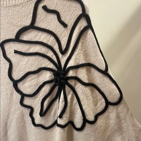 Chic Beige Poncho with Black Floral Accents - Picture 2 of 9